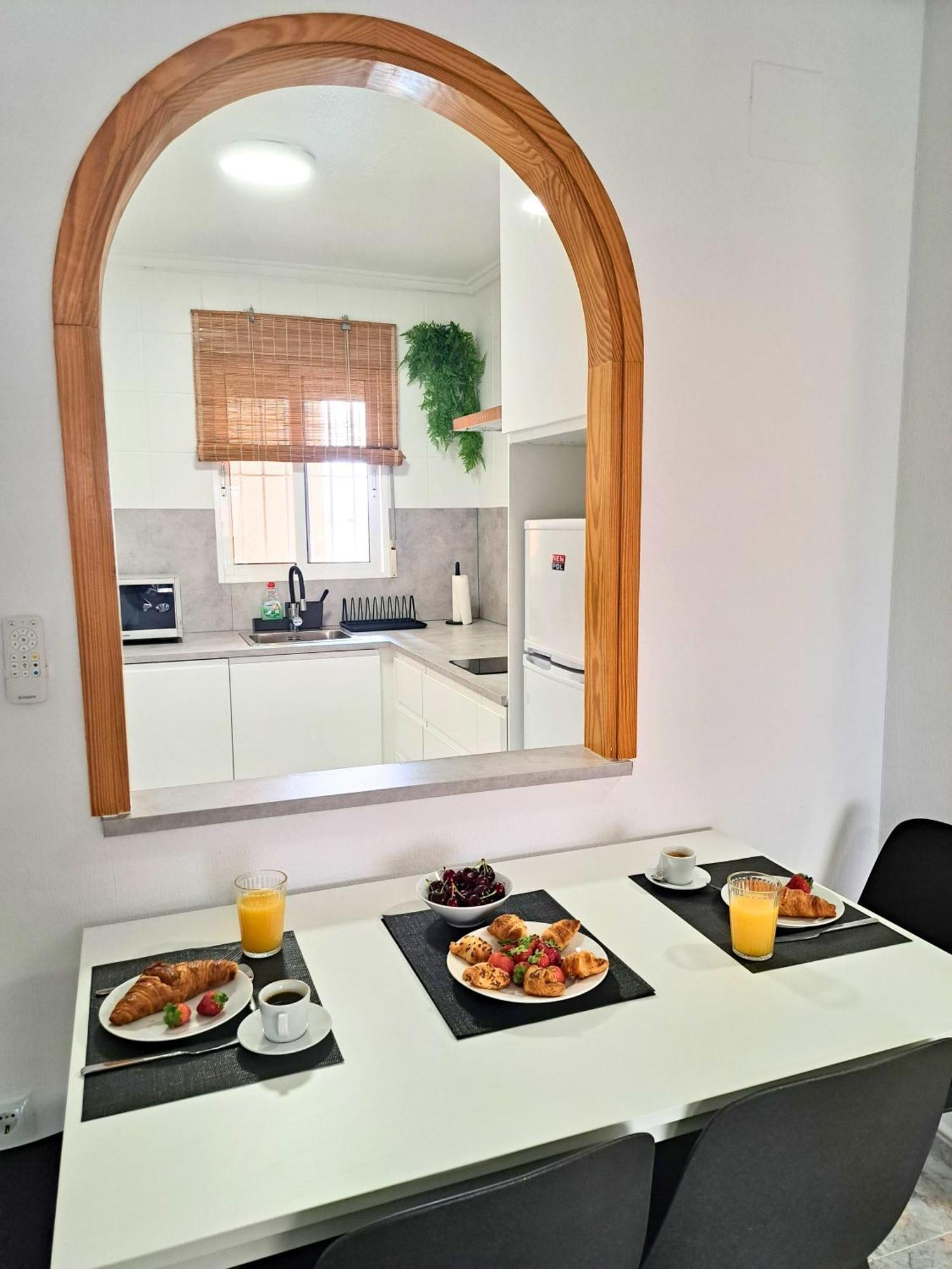 Sea View Apartment 아레날레스 델 솔 외부 사진
